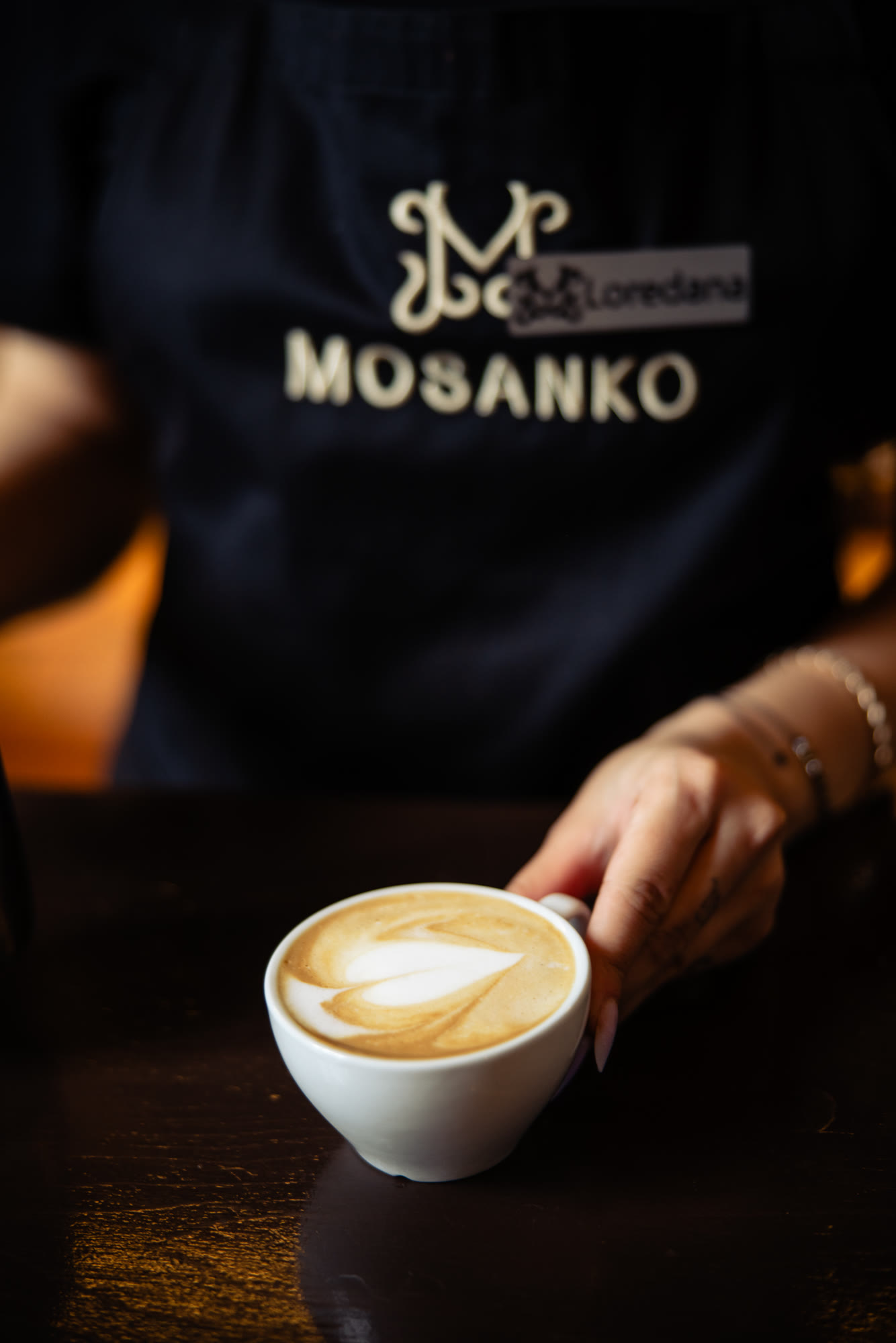 Latte Mosanko, cu inimă albă în ceașcă